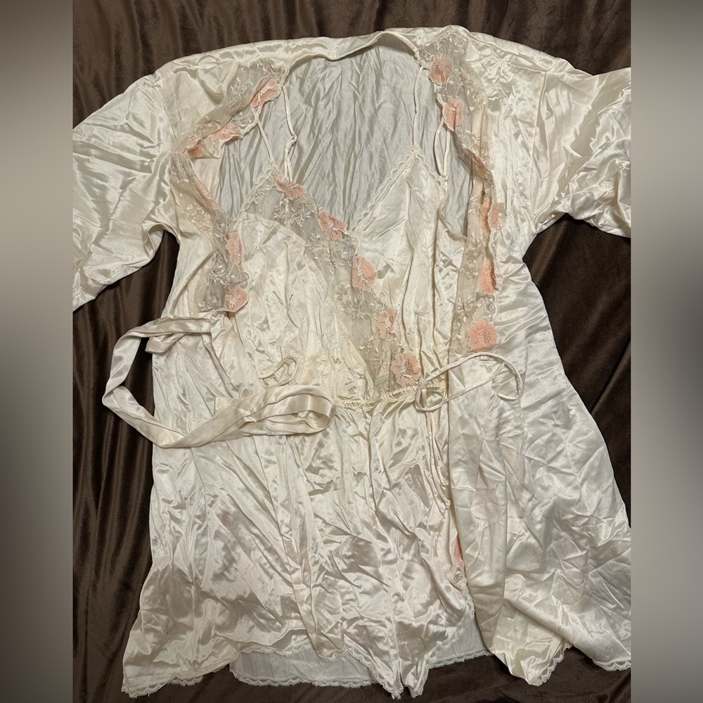 Rare VTG 70s Sans Souci Ivory Satin Lace Chemise & Robe Set 34/M Bridal - Picture 11 of 16